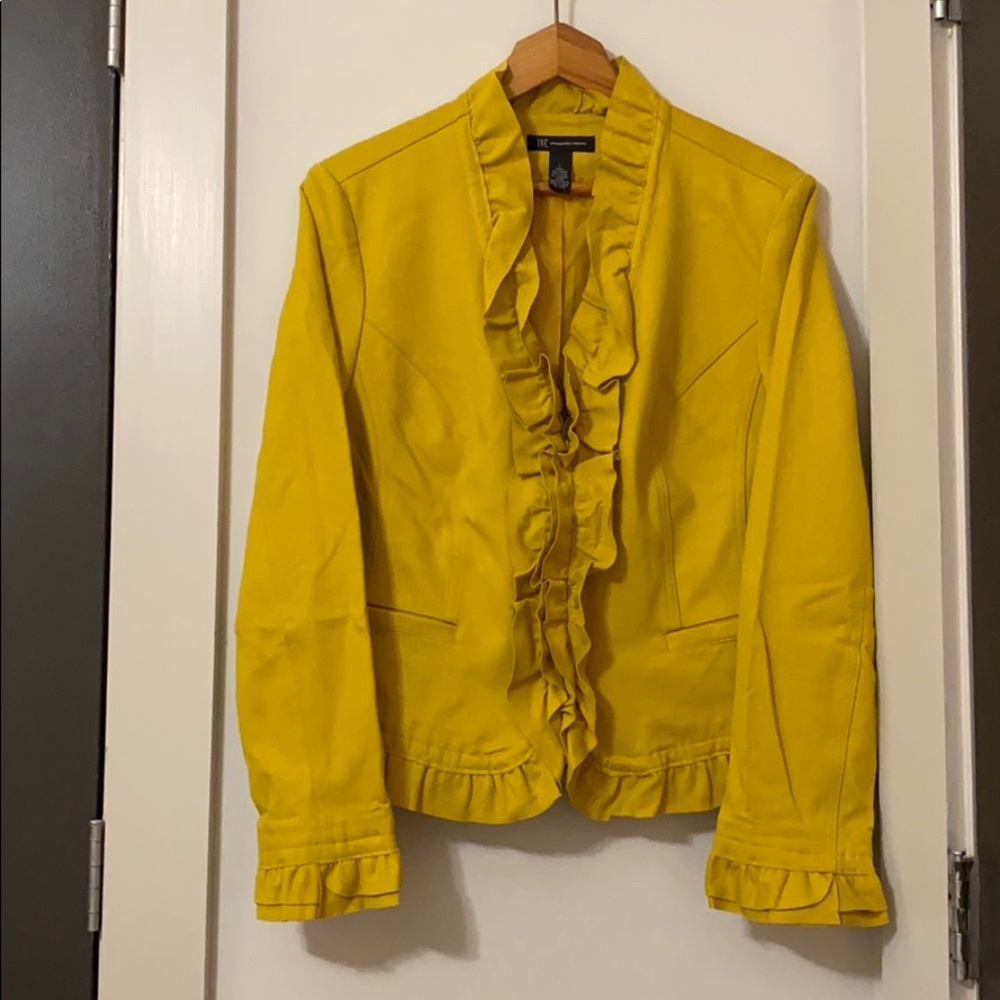 Funky ruffle Blazer!